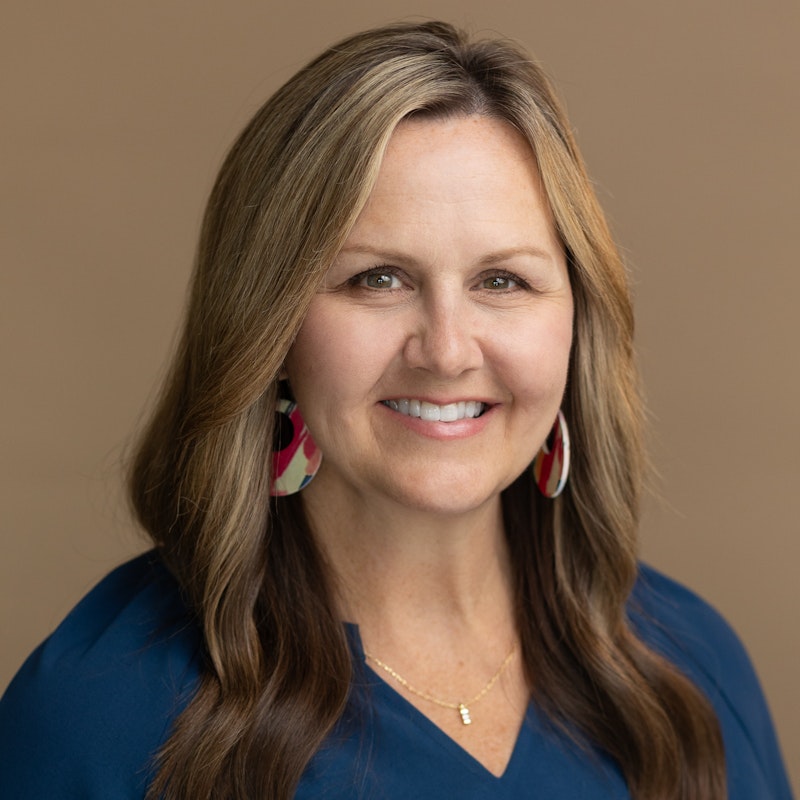 Jen Fister Headshot